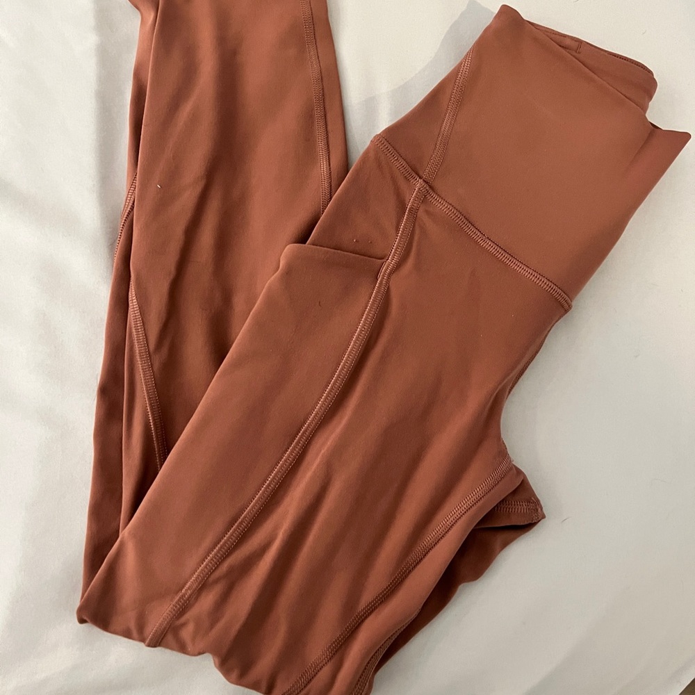 lululemon Align™ High-Rise Pant with Pockets 25"
Color: Spiced Chai